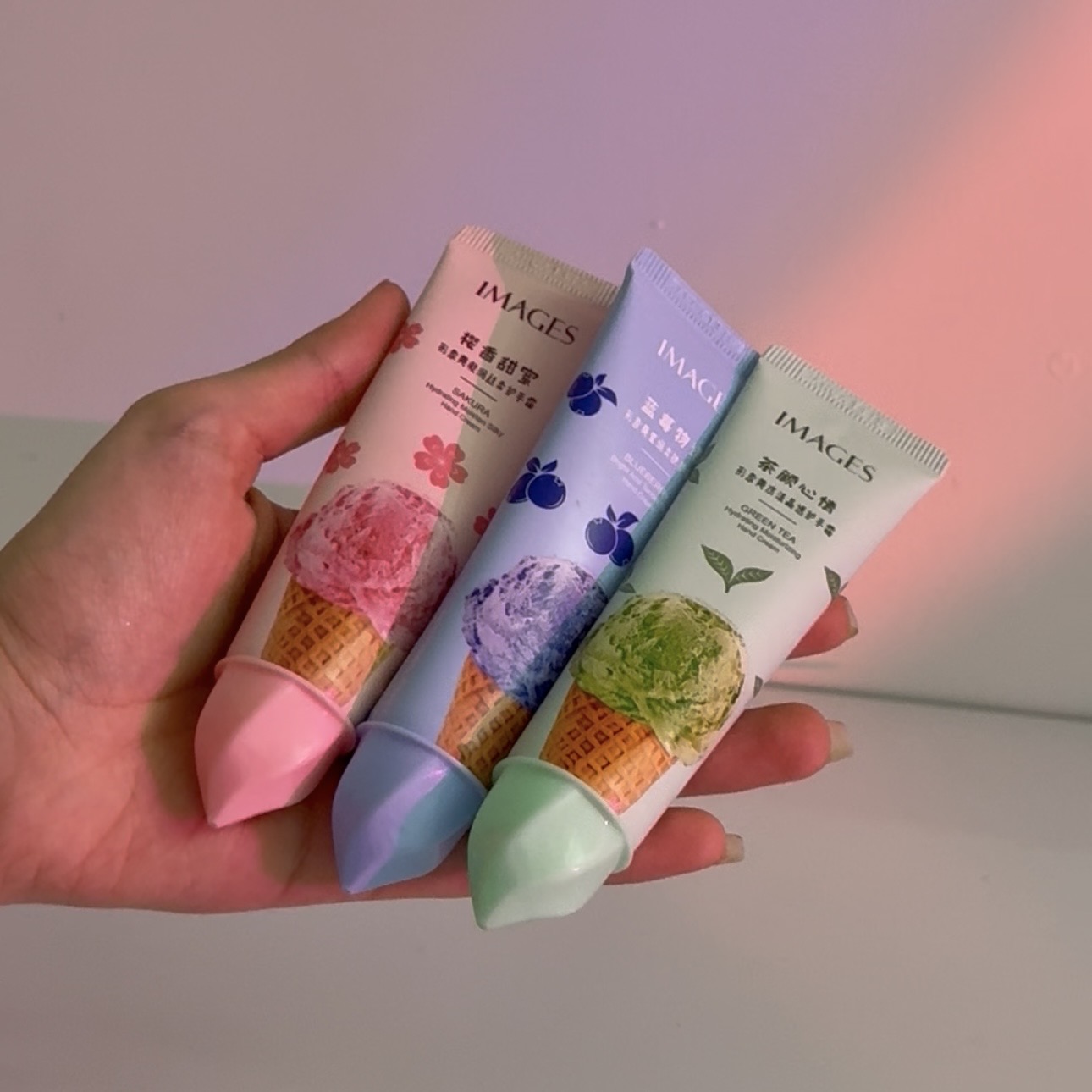 کرم دست شکوفه ای